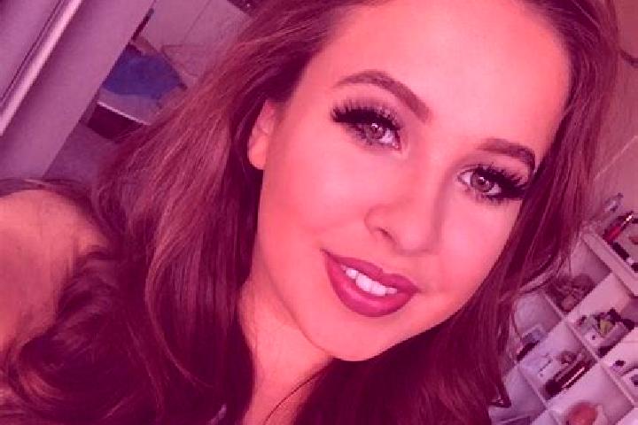 Abigail, 25, a red blue-eyed mediterranean companion based in Oyster River. Offering Deep French Kissing, Party Girl, Fetish, Prostate Massage, GFE. Availabl...