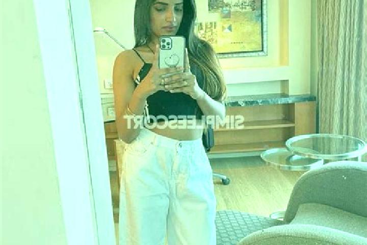 Abigail, 25 — Escort in Green Valley, Australia