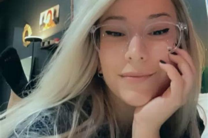 Abigail, 26, a dark blonde green-eyed asian companion based in Saint-Sulpice-des-Landes. Offering Deep French Kissing, Prostate Massage. Available for incall...