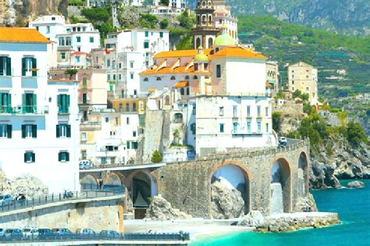 Abigail, 26 — Escort in Campomarino, Italy
