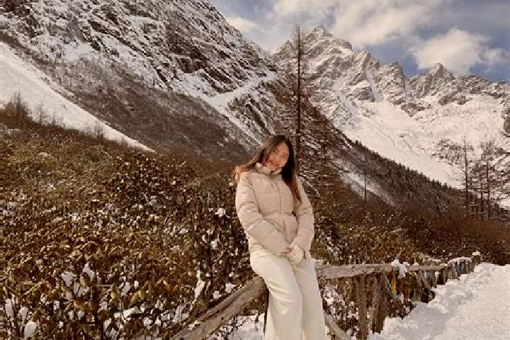 Abigail, 26 — Escort in Dagu, China