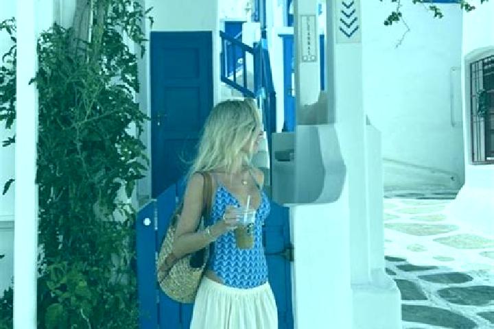 Abigail, 26 — Escort in Elafos, Greece