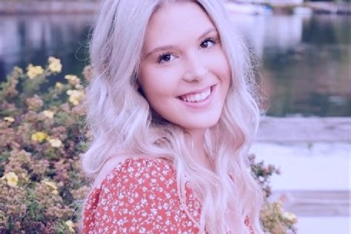 Abigail, 26 — Escort in Laconia, United States