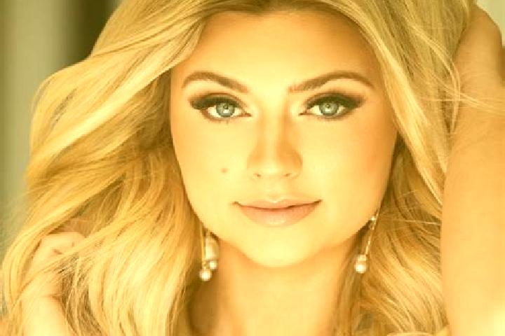 Abigail, 26 — Escort in Slater, United States