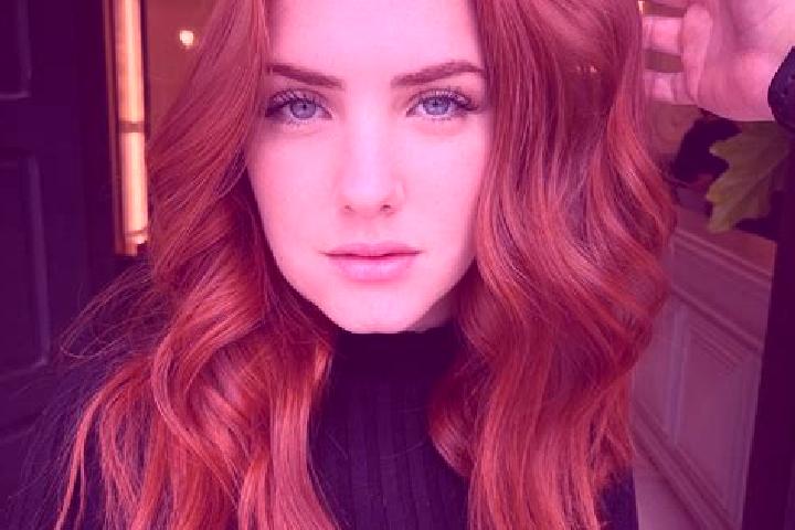 Abigail, 27, a auburn blue-eyed middle eastern companion based in Gharo. Offering Striptease, Erotic Massage, 69, Girlfriend Experience. Available for incall...