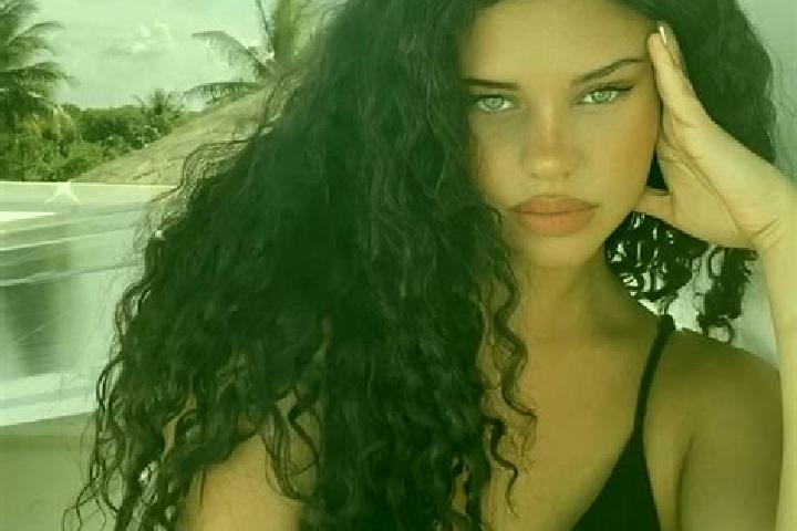 Abigail, 27, a black grey-eyed latina companion based in Niederfrohna. Offering Tantra, Domination, Party Girl, Girlfriend Experience, Roleplay. Available fo...