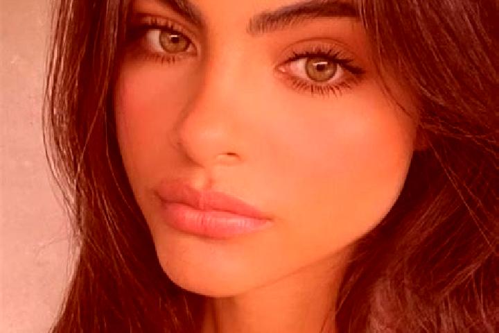 Abigail, 27, a brunette dark-eyed middle eastern companion based in Sant Elia a Pianisi. Offering A-Level, Erotic Massage, GFE, 69, Girlfriend Experience. Av...