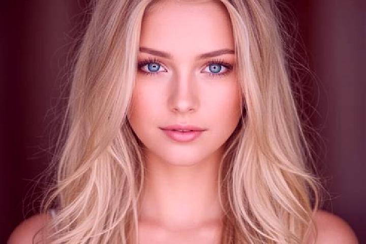 Abigail, 28, a blonde grey-eyed mixed companion based in Osgood. Offering OWO, GFE. Available for incall and outcall, overnight bookings available.