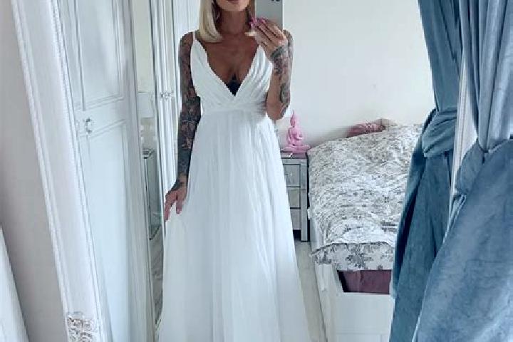 Abigail, 28 — Escort in Borzechow, Poland