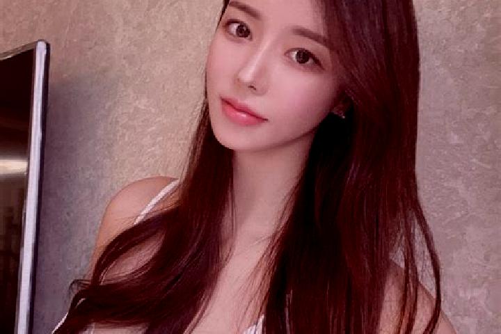 Abigail, 29 — Escort in Dajijia, China