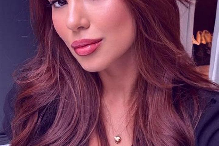 Abigail, 31, a chestnut brown-eyed latina companion based in Traunkirchen. Offering BDSM, Striptease, Fetish, Party Girl, Erotic Massage. Available for incal...
