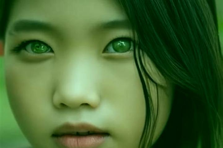 Abigail, 31, a red green-eyed asian companion based in Crunti. Offering Fetish, Erotic Massage, Travel Companion, Tantra, Striptease. Available for incall an...