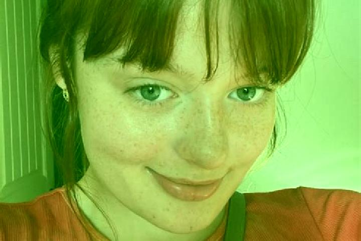Abigail, 31, a red grey-eyed european companion based in Buso. Offering OWO, BDSM, Striptease. Available for incall and outcall, day and evening dates.