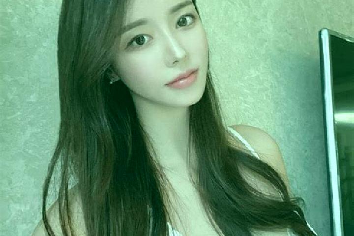 Abigail, 31 — Escort in Yisilamu awati, China