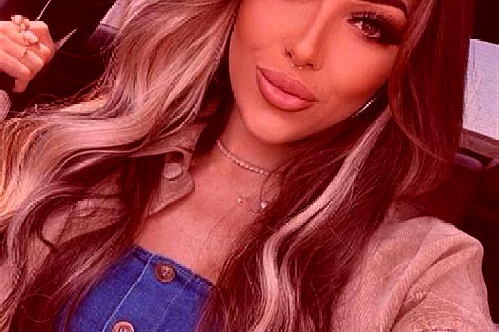 Abigail, 33, a dark blonde brown-eyed asian companion based in Avrechy. Offering Couples, Duos, A-Level, BDSM. Available for incall and outcall, day and even...