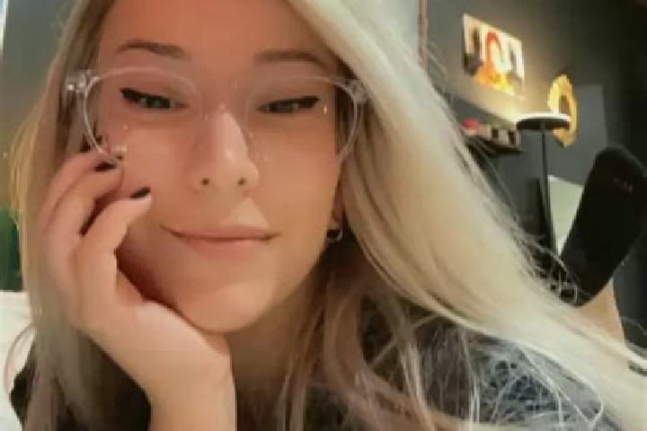 Abigail, 33, a platinum blonde grey-eyed caucasian companion based in Su-ngai Kolok. Offering OWO, Tantra, BDSM. Available for incall and outcall, overnight ...