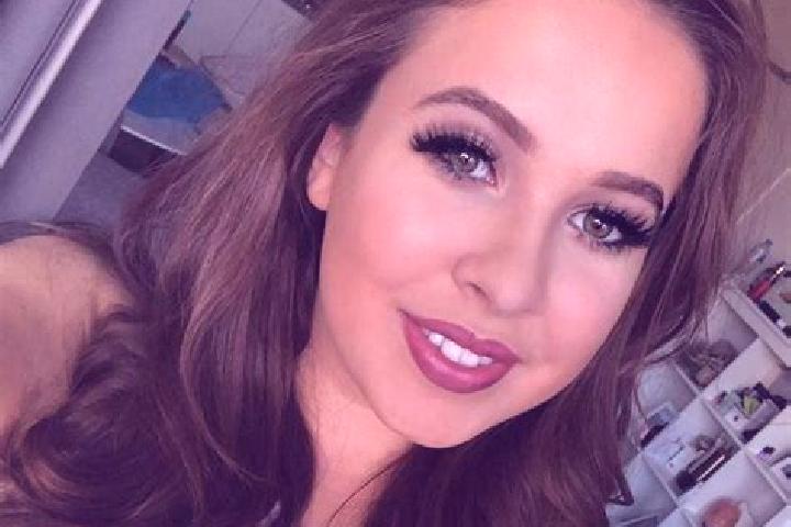 Abigail, 34, a auburn green-eyed mixed companion based in Volpiano. Offering Party Girl, Fetish, Travel Companion, A-Level. Available for incall and outcall,...