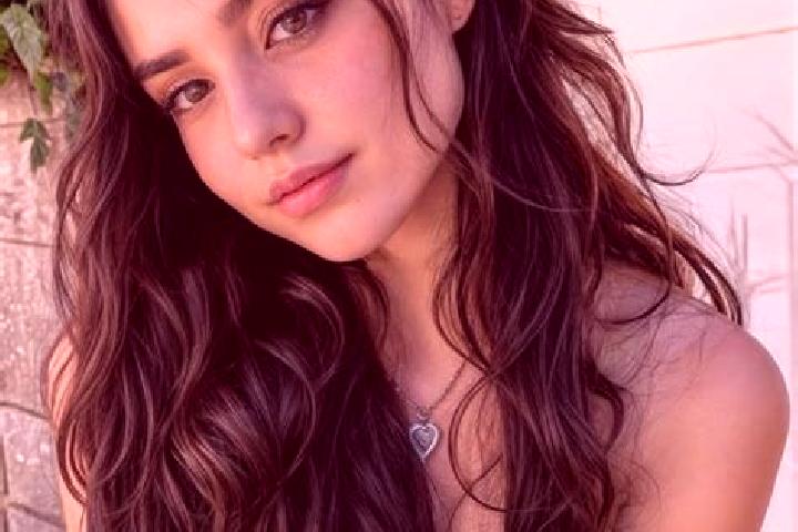 Abigail, 34, a auburn hazel-eyed middle eastern companion based in Dobroslavice. Offering BDSM, Massage, Deep French Kissing. Available for incall and outcal...