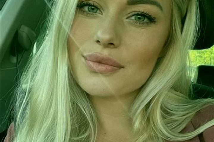 Abigail, 34, a blonde hazel-eyed latina companion based in Villetoureix. Offering Dinner Date, Overnight, Couples, Prostate Massage, Travel Companion. Availa...