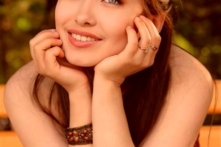 Abigail, 34, a red blue-eyed asian companion based in Baru Timur. Offering Fetish, CIM, Girlfriend Experience, Dinner Date, Overnight. Available for incall a...