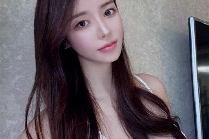 Abigail, 34 — Escort in Huangqiang, China