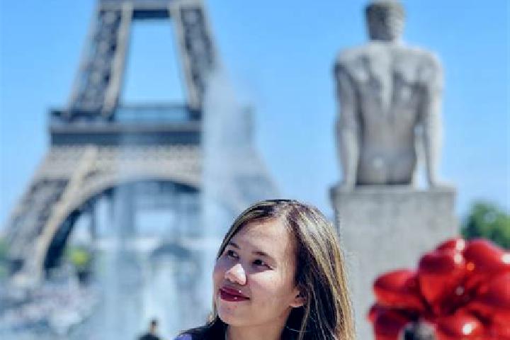 Abigail, 34 — Escort in L Isle-d Abeau, France