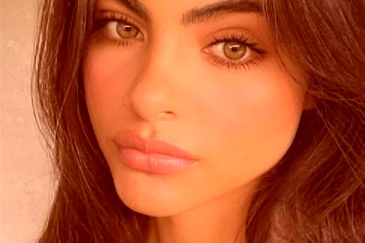 Abigail, 36, a brunette grey-eyed middle eastern companion based in Montrose. Offering OWO, Tantra, Overnight, Massage. Available for incall and outcall, day...