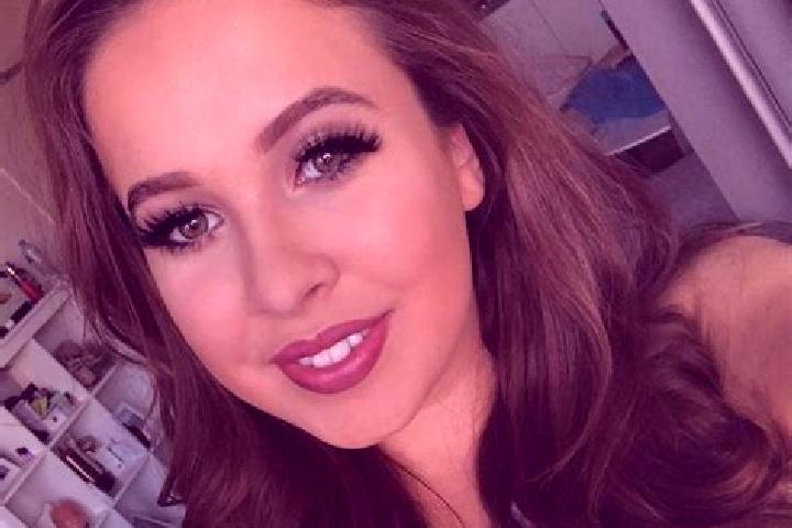 Abigail, 36, a chestnut grey-eyed caucasian companion based in Ravenswood. Offering Striptease, Overnight, Domination, Couples. Available for incall and outc...