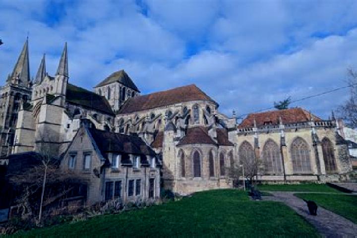 Abigail, 36 — Escort in Lisieux, France
