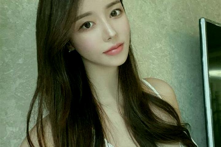 Abigail, 36 — Escort in Xiejiadian, China