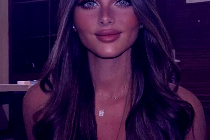 Abigail, 37, a brunette dark-eyed mixed companion based in Chabenet. Offering Overnight, Duos, Girlfriend Experience, Travel Companion, Dinner Date. Availabl...