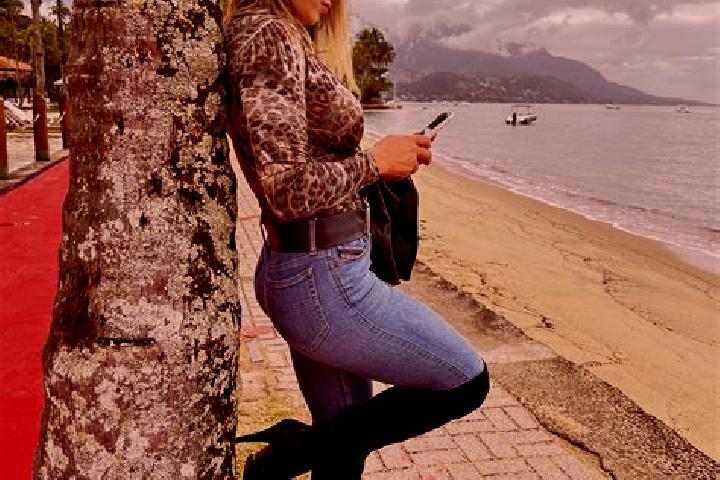 Abigail, 37 — Escort in Candido Sales, Brazil