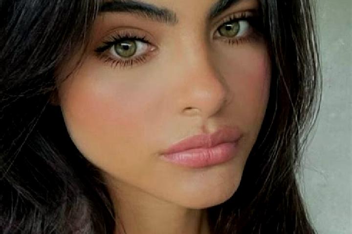 Abigail, 38, a black hazel-eyed middle eastern companion based in Chwaszczyno. Offering BDSM, Massage. Available for incall and outcall, day and evening dates.