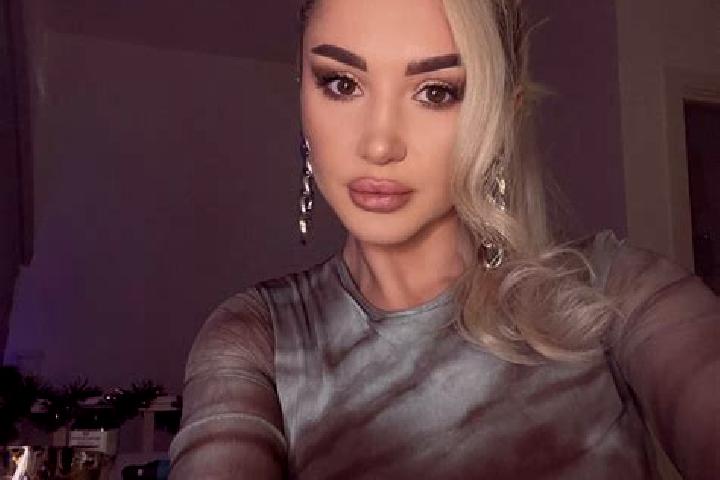 Abigail, 38, a blonde brown-eyed middle eastern companion based in Northfield. Offering GFE, Fetish, Travel Companion, A-Level. Available for incall and outc...