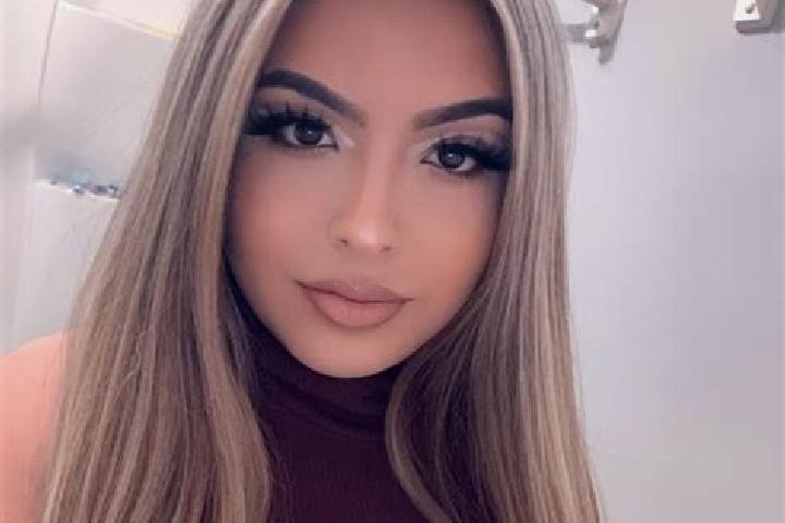Abigail, 38, a blonde dark-eyed latina companion based in Henryville. Offering GFE, 69, Party Girl, Erotic Massage, A-Level. Available for incall and outcall...