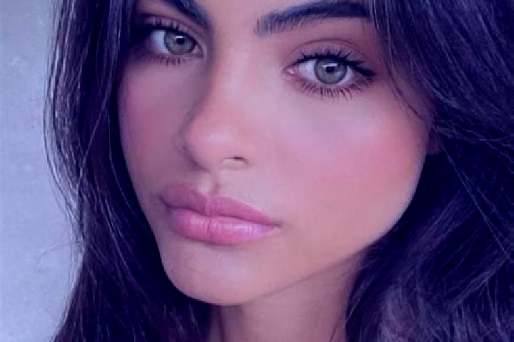 Abigail, 38, a brunette green-eyed latina companion based in Poussan. Offering Domination, Striptease, Fetish. Available for incall and outcall, overnight bo...