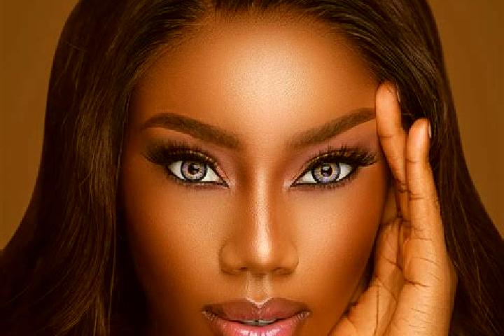 Abigail, 38, a chestnut blue-eyed ebony companion based in Soceni. Offering Couples, Roleplay. Available for incall and outcall, day and evening dates.