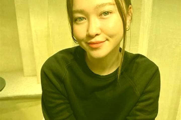 Abigail, 38, a red blue-eyed asian companion based in Sechtem. Offering Fetish, Domination, Couples, Dinner Date. Available for incall and outcall, overnight...