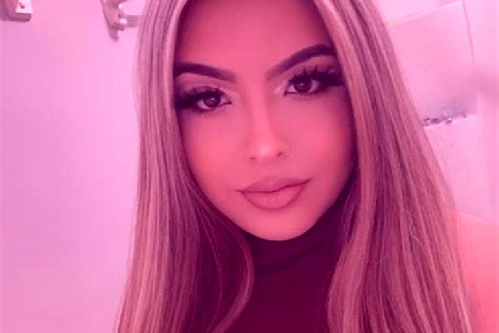 Abigail, 39, a blonde grey-eyed latina companion based in Chiras. Offering Girlfriend Experience, Fetish, Domination, BDSM, Travel Companion. Available for i...