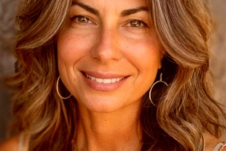 Abigail, 39, a brunette grey-eyed latina companion based in Soskut. Offering Travel Companion, Massage, Couples, 69, CIM. Available for incall and outcall, d...