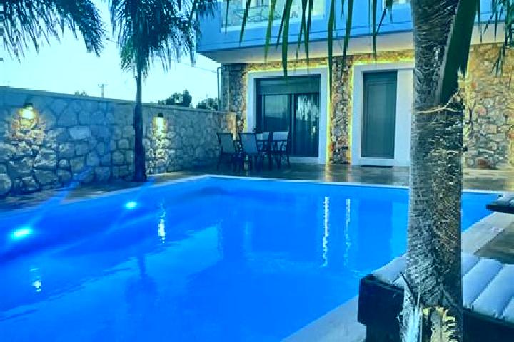 Abigail, 39 — Escort in Kremasti, Greece