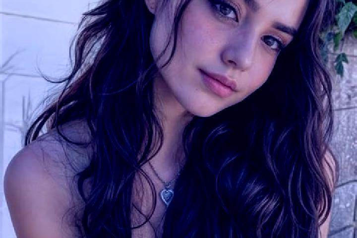 Addison, 20, a auburn hazel-eyed slavic companion based in Long Mountain. Offering BDSM, GFE, Party Girl, Girlfriend Experience. Available for incall and out...