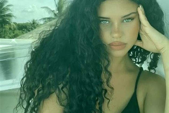 Addison, 20, a black blue-eyed latina companion based in Puerto del Carmen. Offering Party Girl, CIM, Duos. Available for incall and outcall, overnight booki...