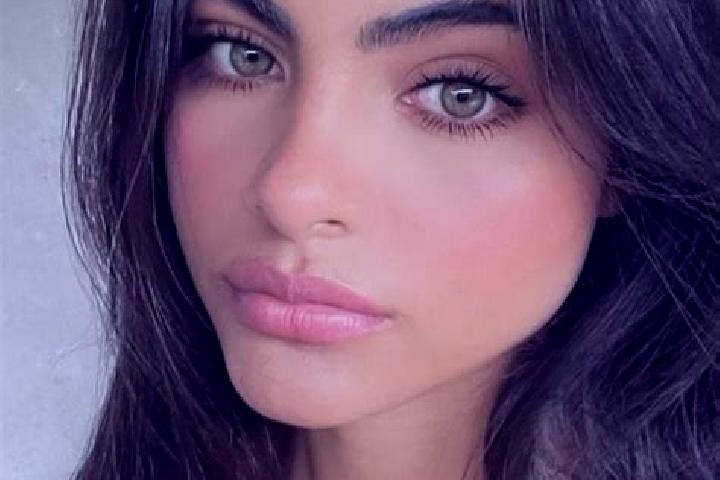 Addison, 20, a brunette dark-eyed caucasian companion based in Prohn. Offering Roleplay, Couples, A-Level, 69, Massage. Available for incall and outcall, ove...