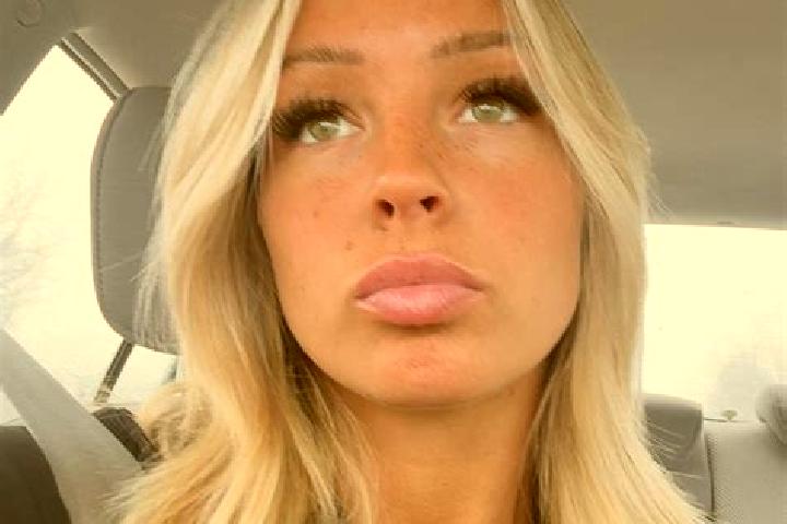 Addison, 20 — Escort in Olby, France