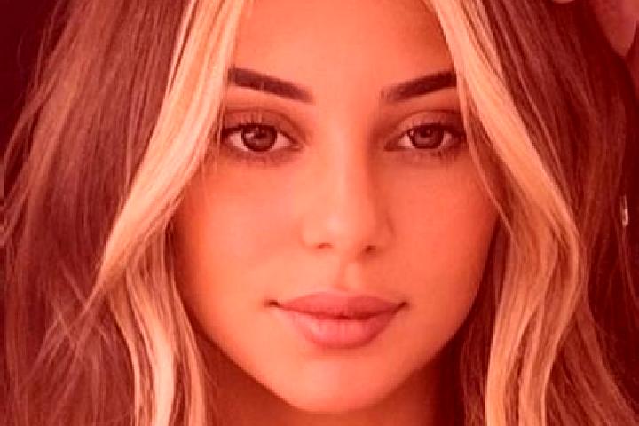 Addison, 21, a blonde brown-eyed caribbean companion based in Miraumont. Offering Striptease, Dinner Date, GFE. Available for incall and outcall, day and eve...