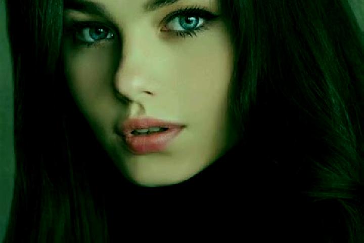 Addison, 21, a brunette dark-eyed caucasian companion based in Auzon. Offering OWO, Duos, Travel Companion, GFE, Erotic Massage. Available for incall and out...