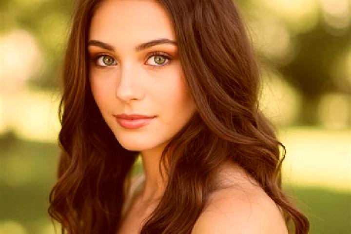 Addison, 21, a brunette hazel-eyed slavic companion based in Aribe. Offering Prostate Massage, Deep French Kissing, Couples, Duos. Available for incall and o...