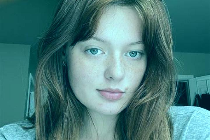 Addison, 21, a red green-eyed latina companion based in Campo Novo do Parecis. Offering Duos, Striptease, Travel Companion, Erotic Massage, Massage. Availabl...