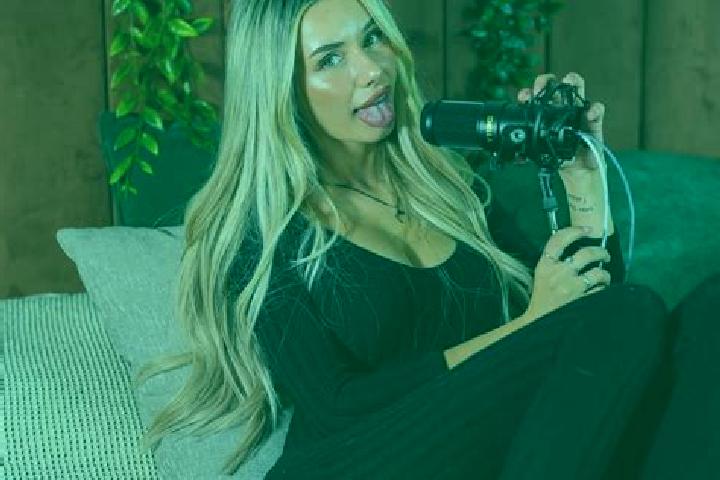 Addison, 21 — Escort in Horea, Romania